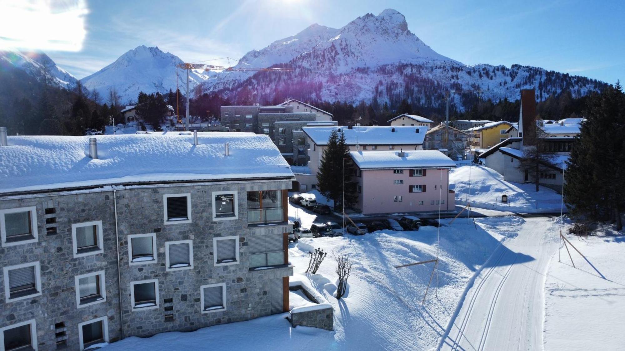 Apartment Chesa La Montanella - Ferienwohnung,